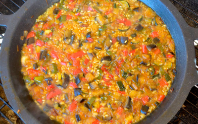 Arroz integral con verduras y jamón ibérico a la BBQ: sabor y salud