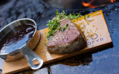 Atún a la brasa en tabla de cedro con Jack Daniel’s: el ahumado para tu OFYR