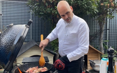 Jonatan Armengol, el invidente que cocina a la brasa, nos enseña sus secretos