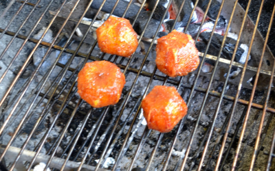 Naranjas sanguinas a la brasa con queso fresco: el broche de oro de tu BBQ