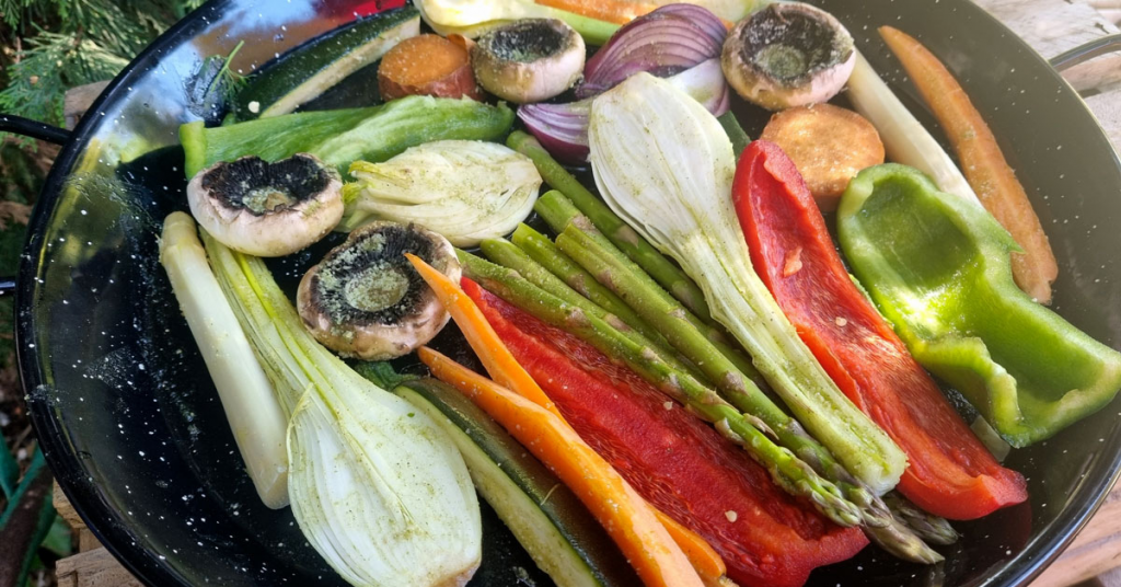 barbacoa de verduras en paella