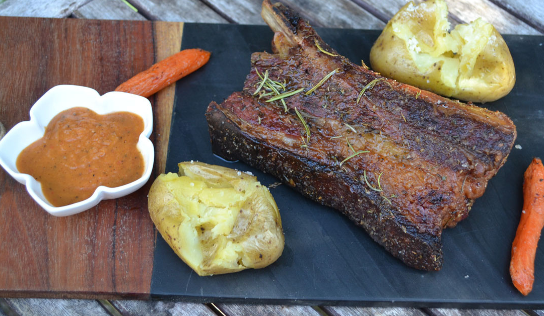 Costillas de ternera al estilo Memphis + alcachofas a la brasa