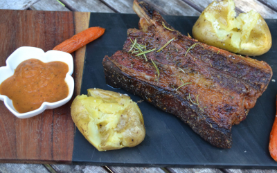 Costillas de ternera al estilo Memphis + alcachofas a la brasa