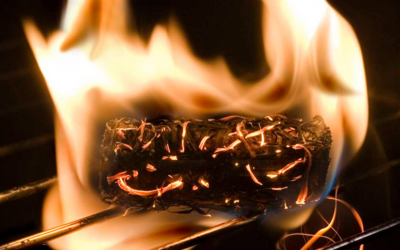 Cómo encender una barbacoa de carbón en ≈12 minutos: fácil y sin humo