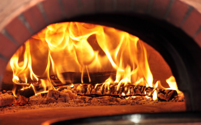 Pizza a la brasa: cómo hacerla en horno de leña, kamado, barbacoa y parrilla