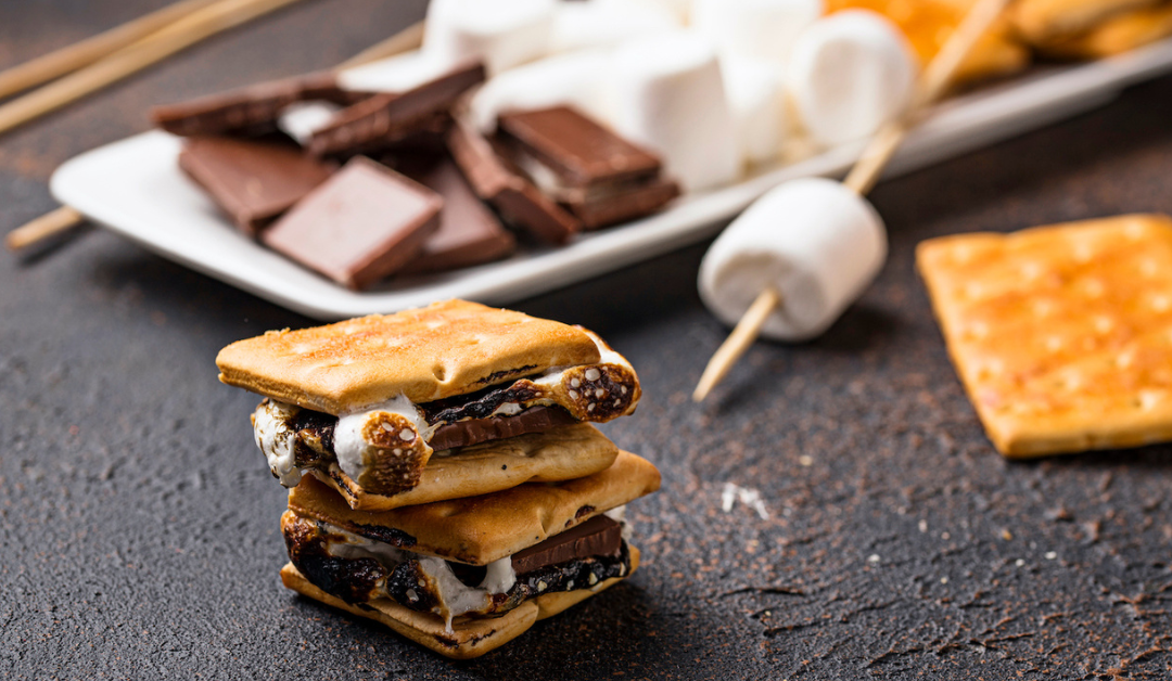 Smore (s’more) a la barbacoa: qué es y cómo hacerlo con peques