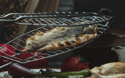 Besuguera, la herramienta para cocinar pescado a la brasa